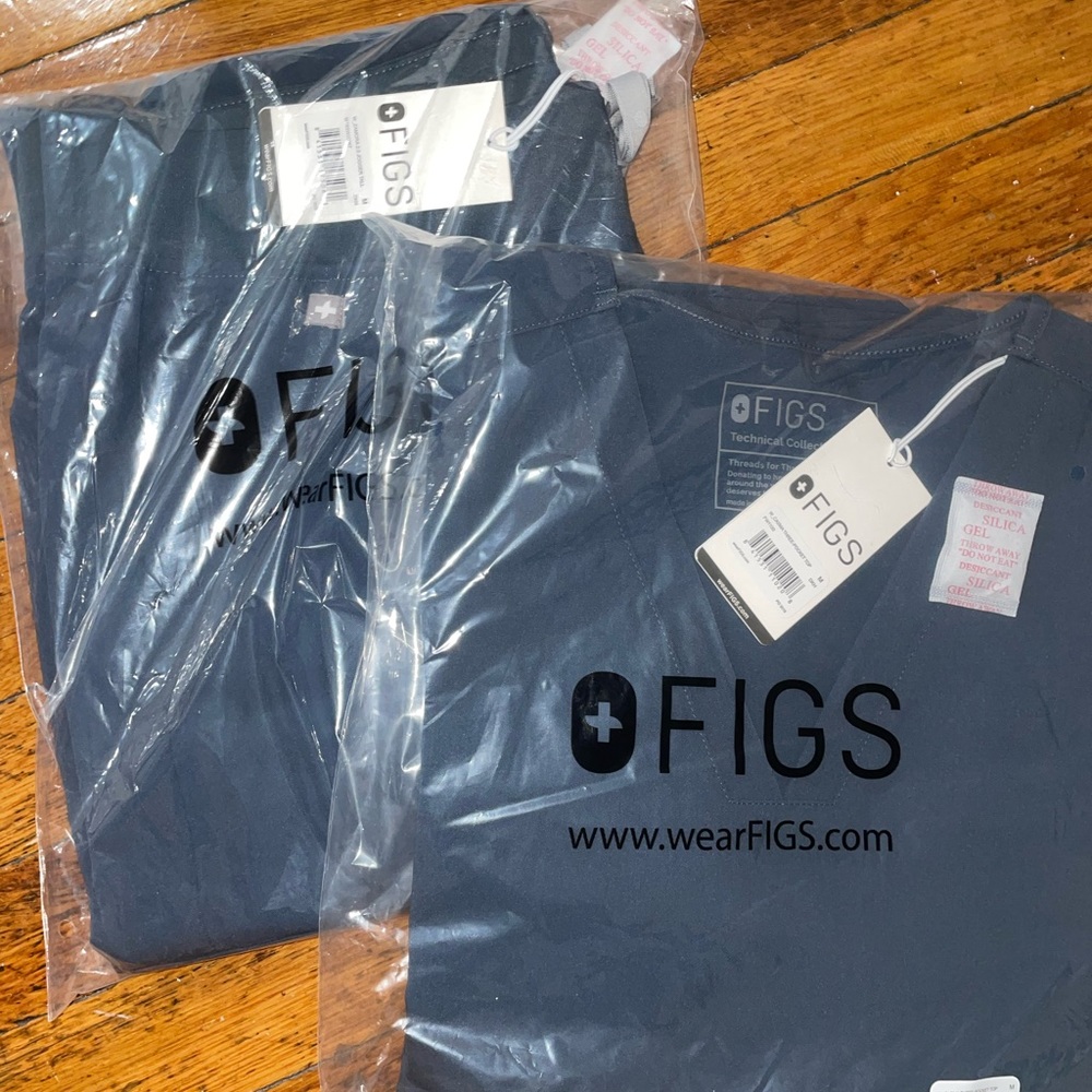 Brand new figs set
